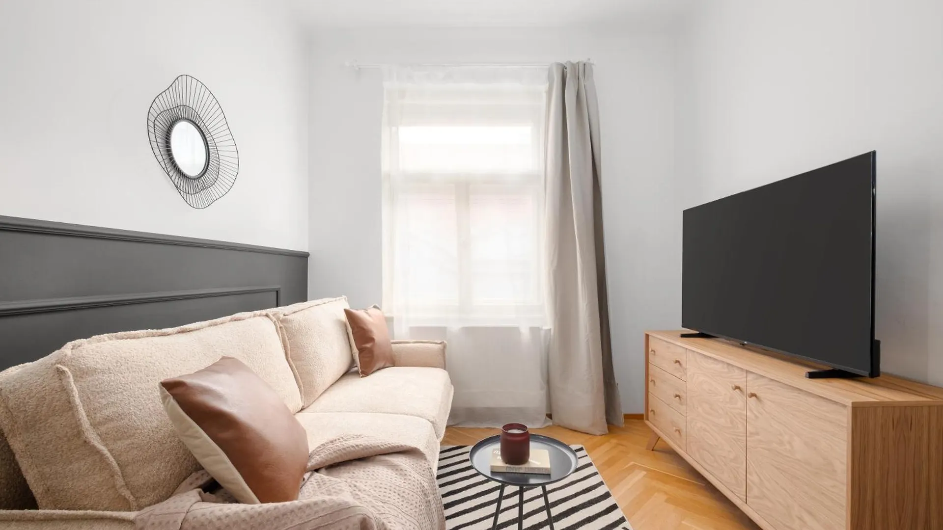Stru House By Prague Days - Luxurious Apartments Next To National Theatre 0*,  Česká republika